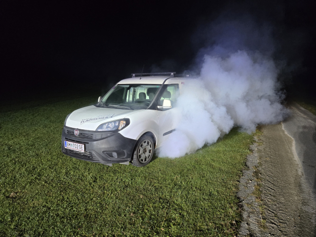 Fahrzeugbrand mit Gefahrgut