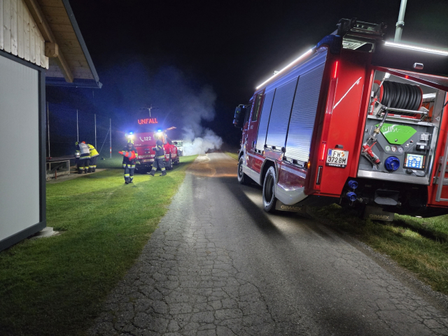 Fahrzeugbrand mit Gefahrgut