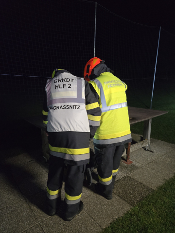 Fahrzeugbrand mit Gefahrgut