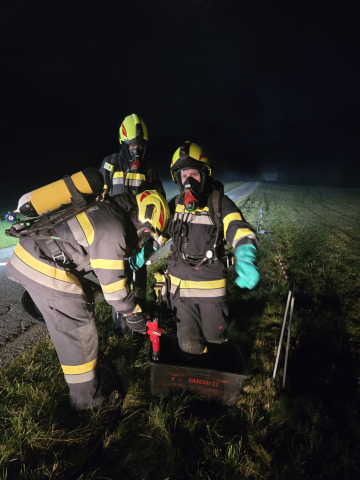 Fahrzeugbrand mit Gefahrgut