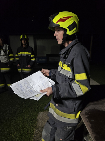 Fahrzeugbrand mit Gefahrgut